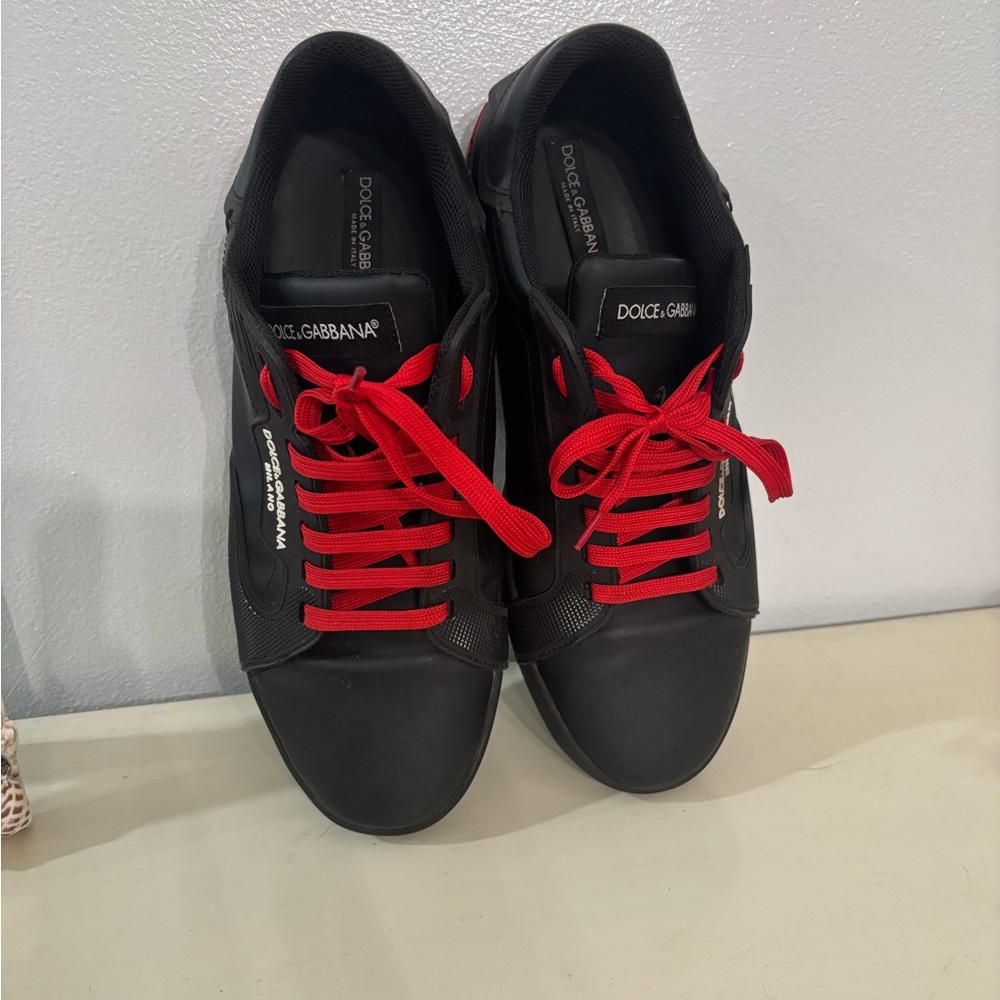 Dolce & Gabbana Black Sneakers with Red Laces